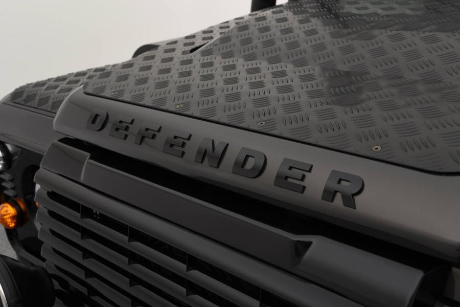 Логотип Land Rover Defender 90 by Startech 2017 года  (фото 9 из 9)